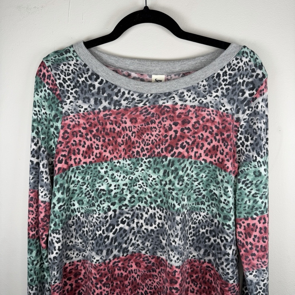 Women's Shirt Medium‎ Sew In Love Animal Print Long Sleeve Soft High Low Pink